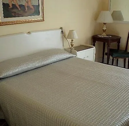 Rubens Bed and breakfast 2*